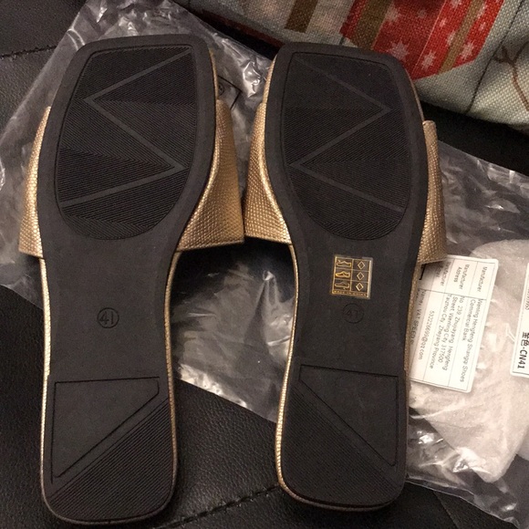 Gold Chain Embellished Slides - Picture 7 of 11